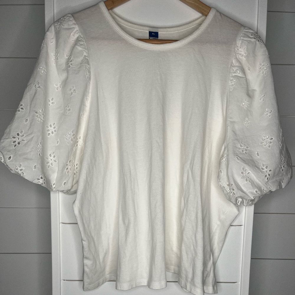 Old Navy Puff Eyelet Sleeve T-Shirt Size XLarge